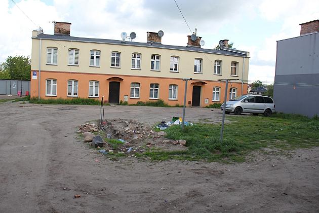 Podwórko przy Malczewskiego 22-24