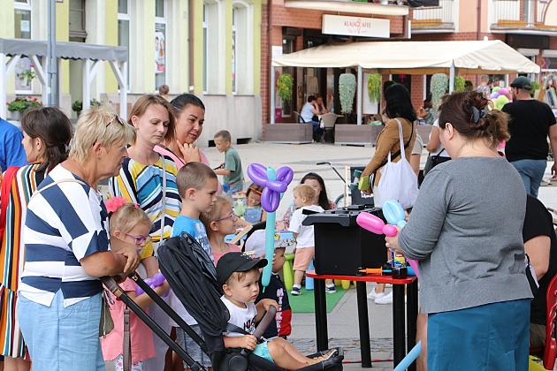 Zabawa z Biblioteką. „Letnia Czytelnia”, kiermasz książki i seanse w planetarium