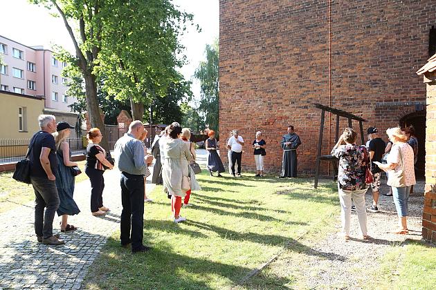 Wystawa „I anieli Go powiedli” w wieży Sanktuarium św. Jakuba Ap.