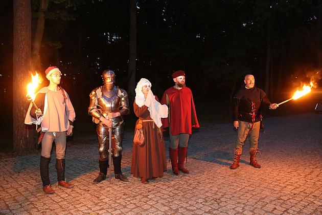 Spacerowali z duchami krzyżaków do trzech wież