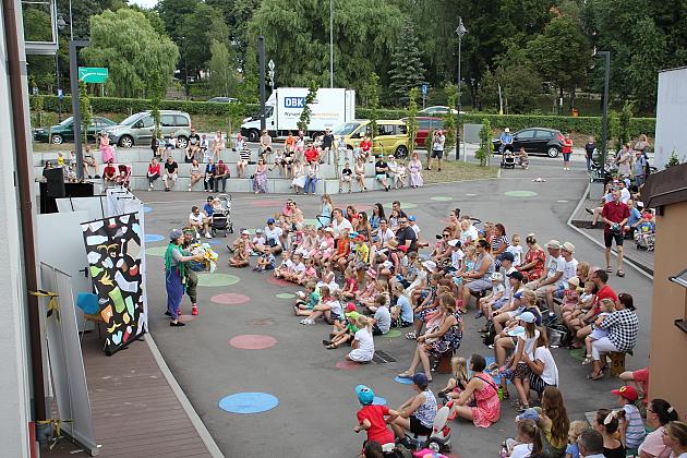 Radość w „Zakątku Kultury”. Letnie spektakle dla najmłodszych widzów