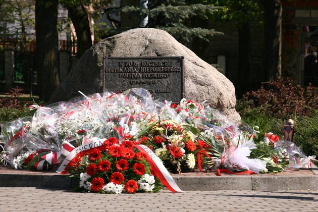 Święto Konstytucji 3 Maja -  Witaj maj, piękny maj, u Polaków błogi raj...