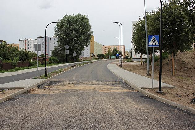 Most na Czołgistów i drogi dojazdowe z asfaltem