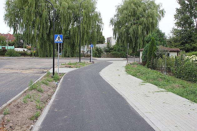 Most na Czołgistów i drogi dojazdowe z asfaltem