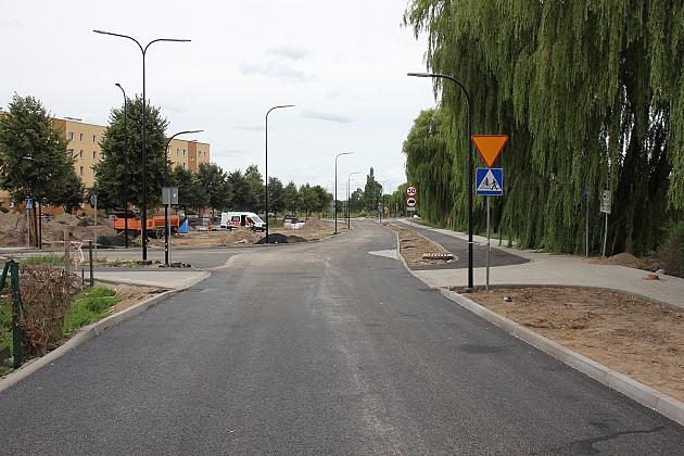 Most na Czołgistów i drogi dojazdowe z asfaltem