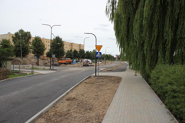 Most na Czołgistów i drogi dojazdowe z asfaltem