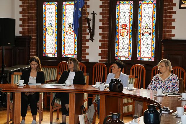 Spotkanie w ratuszu w sprawie nowego roku szkolnego