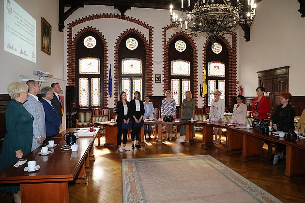 Spotkanie w ratuszu w sprawie nowego roku szkolnego