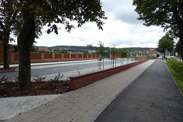 Przy „Jedynce” otwarto nowy dziedziniec dla uczniów i duży parking