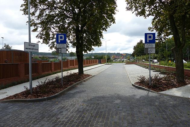 Przy „Jedynce” otwarto nowy dziedziniec dla uczniów i duży parking