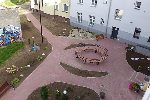 Przy Stryjewskiego utworzono podwórko integracyjne