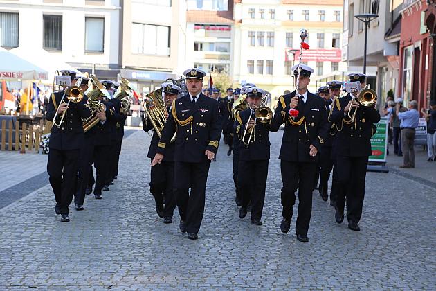 Uroczystość nadania sztandaru dla strażaków