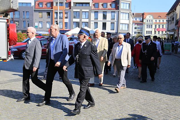 Uroczystość nadania sztandaru dla strażaków