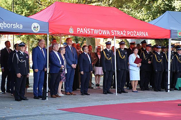 Uroczystość nadania sztandaru dla strażaków