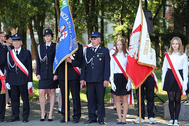 Uroczystość nadania sztandaru dla strażaków