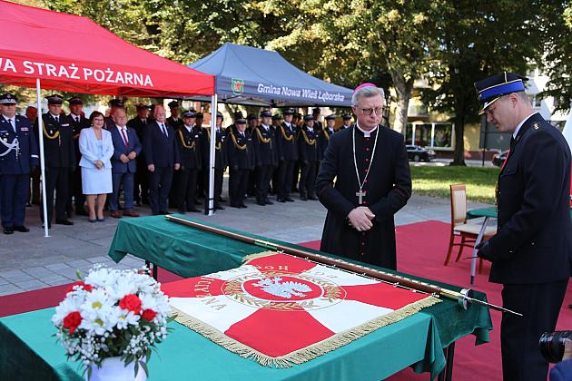 Uroczystość nadania sztandaru dla strażaków