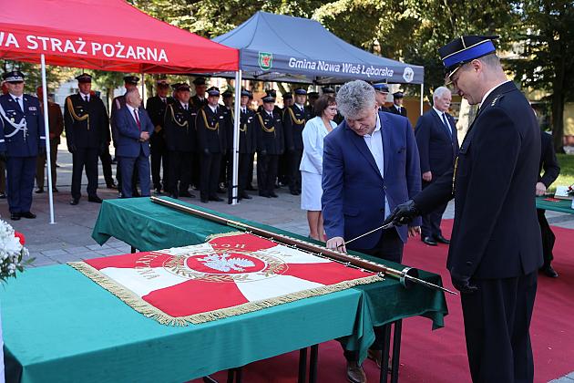Uroczystość nadania sztandaru dla strażaków