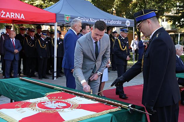 Uroczystość nadania sztandaru dla strażaków