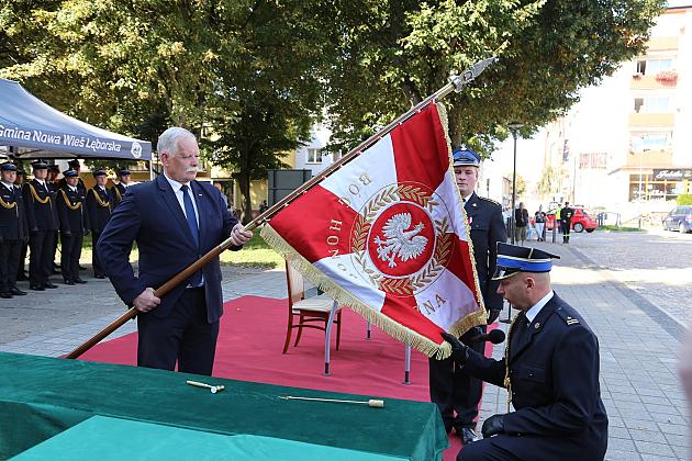 Uroczystość nadania sztandaru dla strażaków