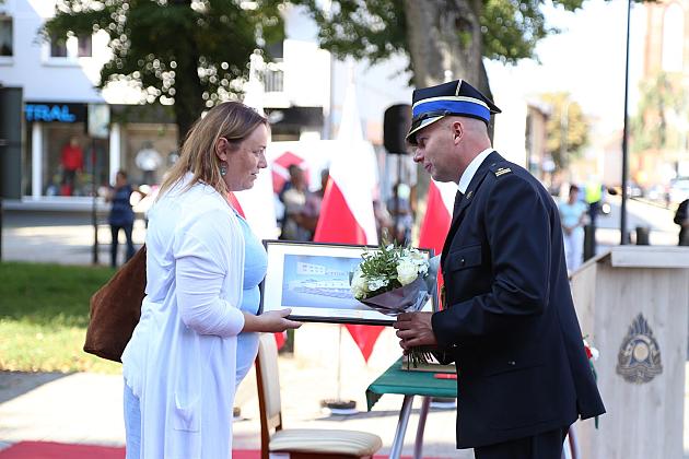 Uroczystość nadania sztandaru dla strażaków