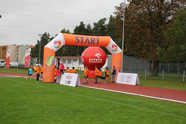 „Z podwórka na bieżnię”. Święto sportu na stadionie