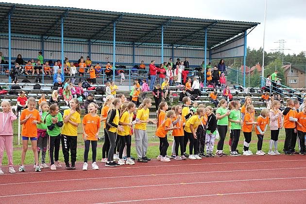 „Z podwórka na bieżnię”. Święto sportu na stadionie