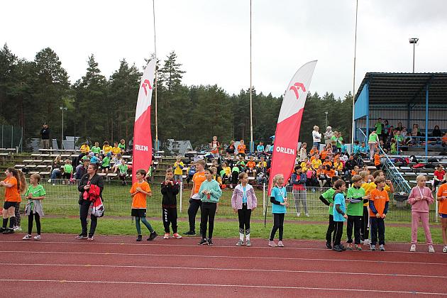 „Z podwórka na bieżnię”. Święto sportu na stadionie