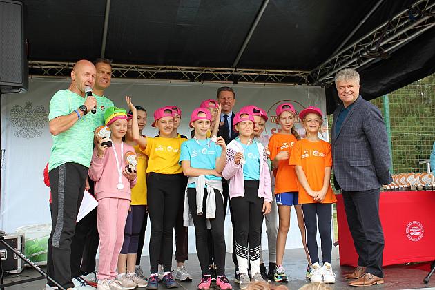 „Z podwórka na bieżnię”. Święto sportu na stadionie
