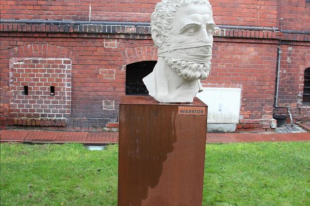 Rzeźby z cyklu WARRIOR stanęły pod ratuszem