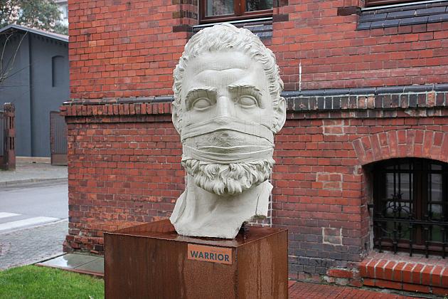 Rzeźby z cyklu WARRIOR stanęły pod ratuszem