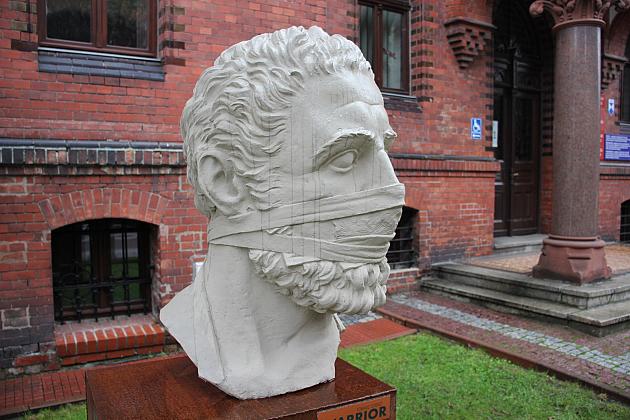 Rzeźby z cyklu WARRIOR stanęły pod ratuszem