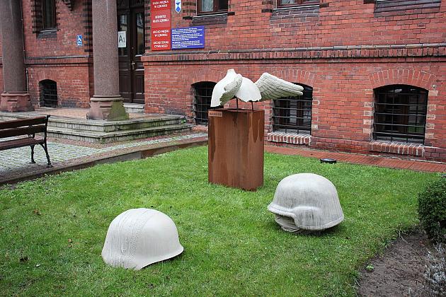 Rzeźby z cyklu WARRIOR stanęły pod ratuszem