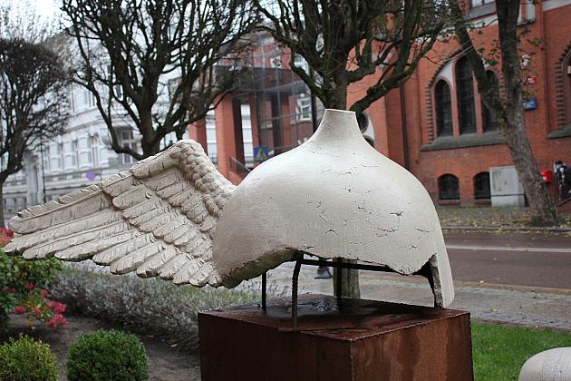 Rzeźby z cyklu WARRIOR stanęły pod ratuszem