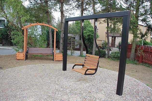 Nowe podwórko integracyjne przy Kossaka 72 cieszy lokatorów