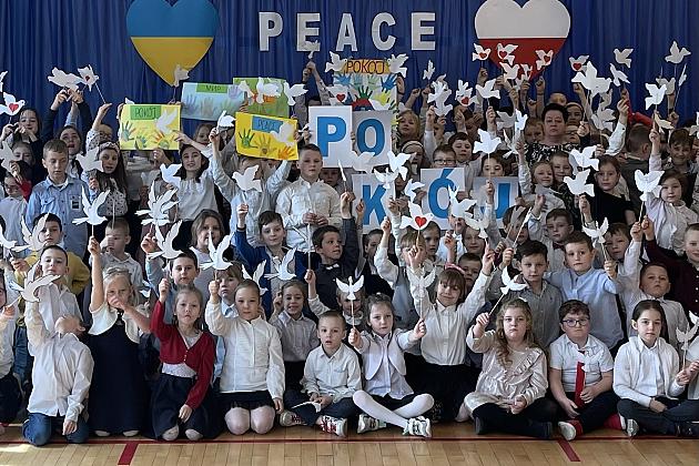 Święto Szkoły pod hasłem ,,Wszyscy mamy prawo do pokoju”