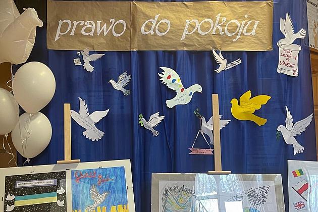 Święto Szkoły pod hasłem ,,Wszyscy mamy prawo do pokoju”