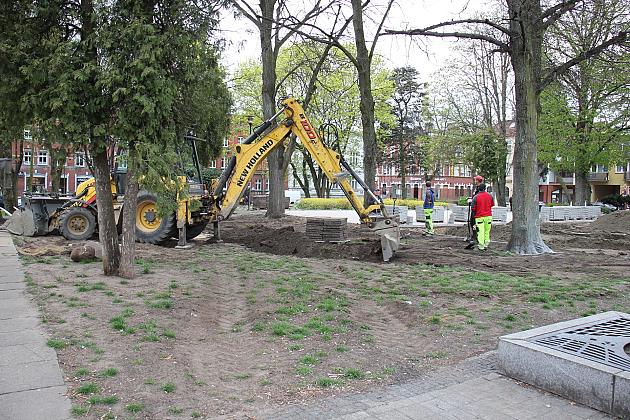 Metamorfoza skweru przy Placu Pokoju