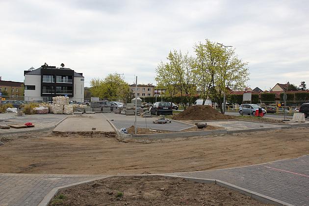 Trwa rozbudowa parkingu na zapleczu ulicy Staromiejskiej