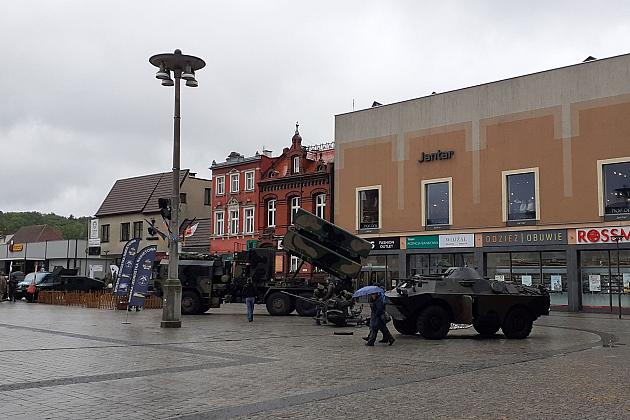 Na placu Pokoju promowali zasadniczą służbę wojskową