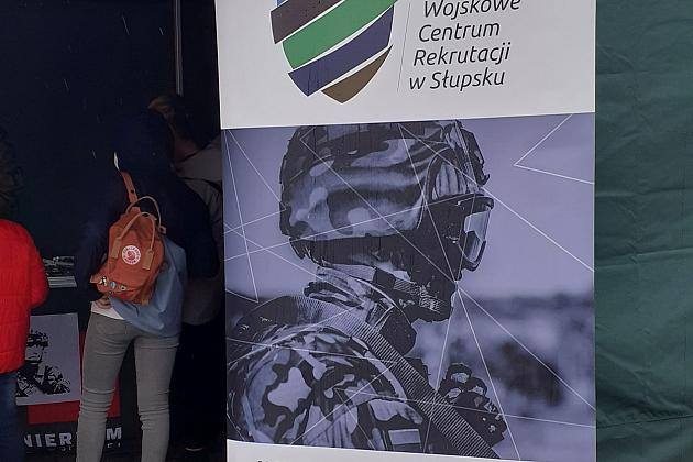 Na placu Pokoju promowali zasadniczą służbę wojskową