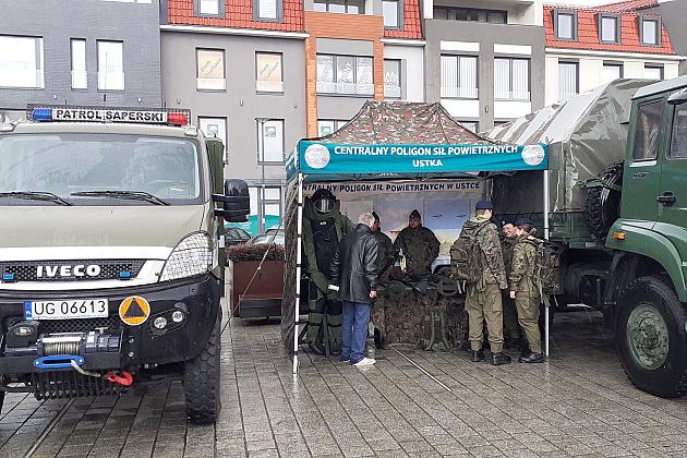 Na placu Pokoju promowali zasadniczą służbę wojskową