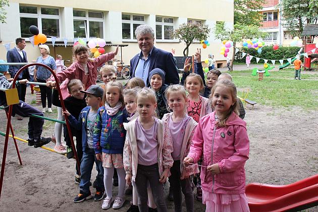 Gry i zabawy w plenerze. Dzień Dziecka w Przedszkolu nr 1