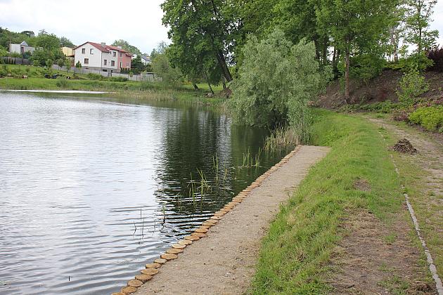 Przy Pułaskiego wybudowano kanalizację deszczową i miejsce do wędkowania