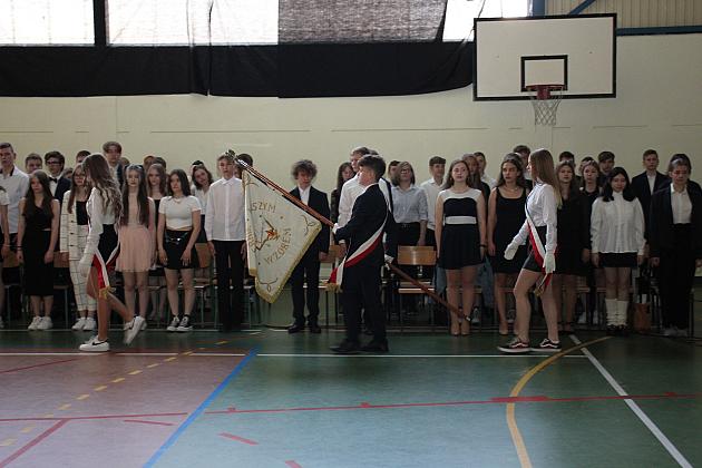 W Szkole Podstawowej nr 8 pożegnano ośmioklasistów