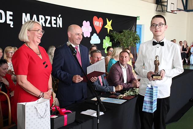 W Szkole Podstawowej nr 8 pożegnano ośmioklasistów