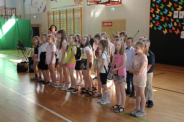 Uczniowie „Siódemki” uroczyście zakończyli rok szkolny