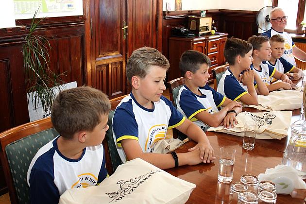 Burmistrz pogratulował zdolnym siatkarzom i ich trenerom