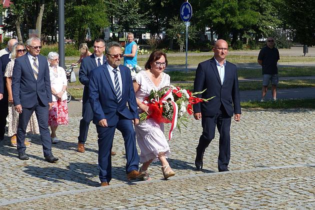 Kwiaty w Święto Wojska Polskiego