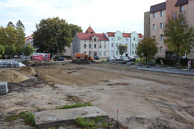 Przy ulicy Konopnickiej i Alei Wolności powstaje parking dla mieszkańców