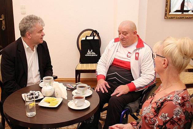 Dariusz Gabrynowicz z medalem Burmistrza Lęborka